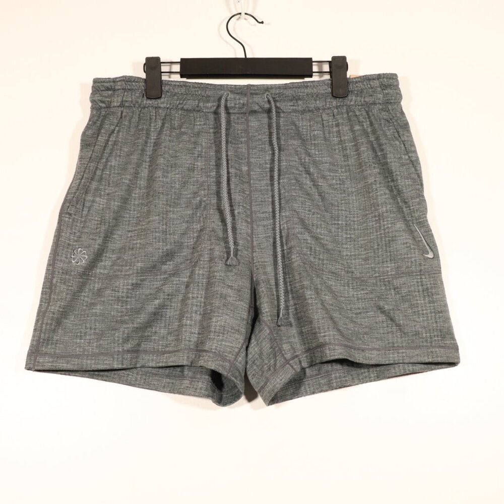 NWT Nike Men's Yoga Shorts in Gray Size Large - Picture 5 of 15
